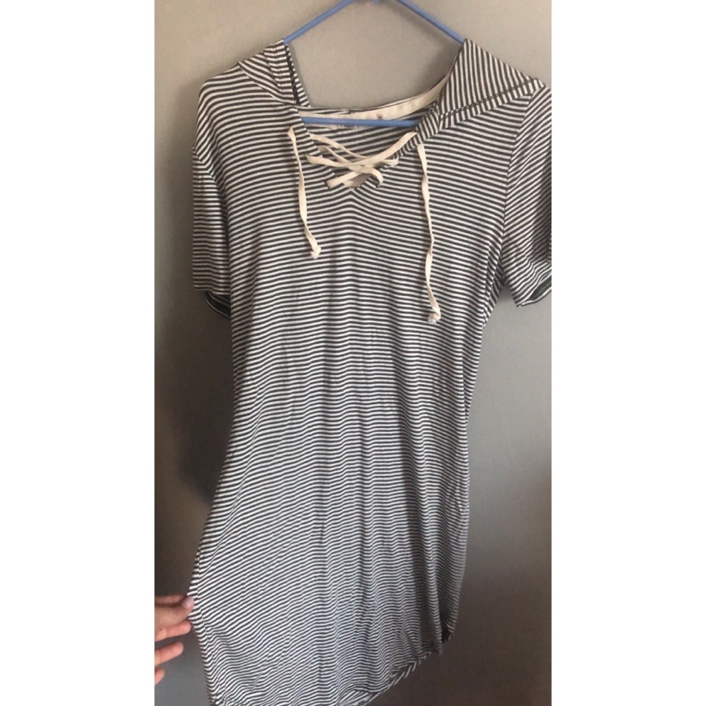 Summer dress with strings